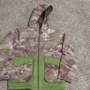 Youth medium Under Armour winter coat 10/12